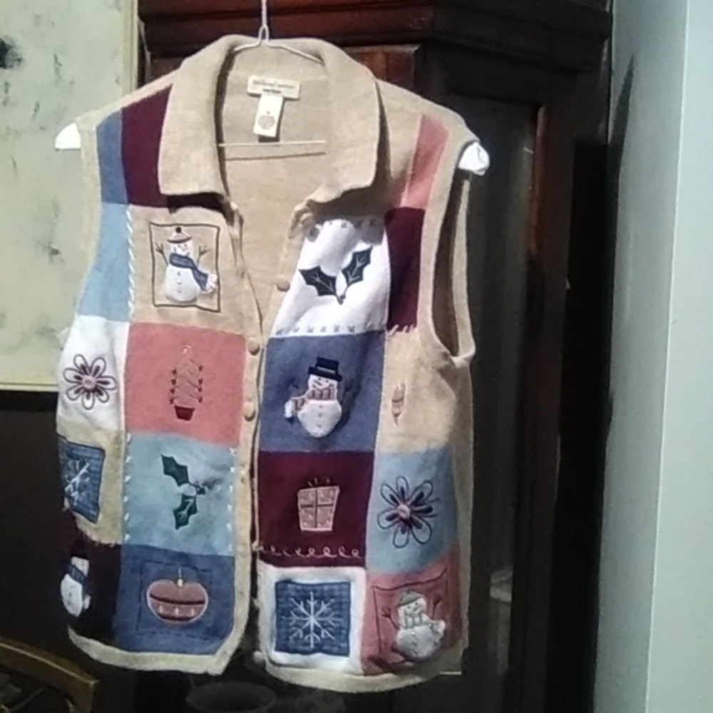 Bechamel women Christmas button up vest with collar.